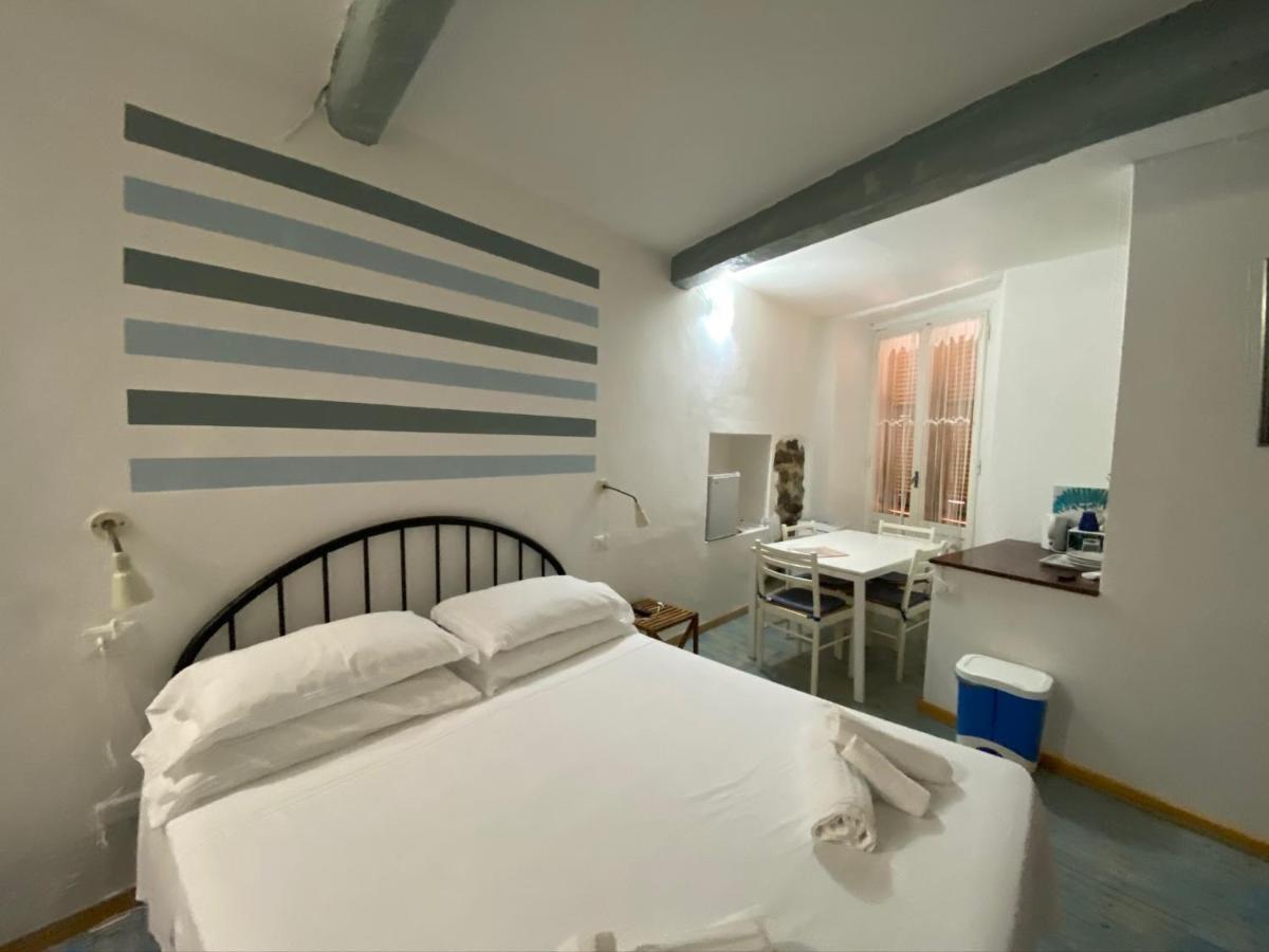 Carugio Rooms เวอนาซซา ภายนอก รูปภาพ